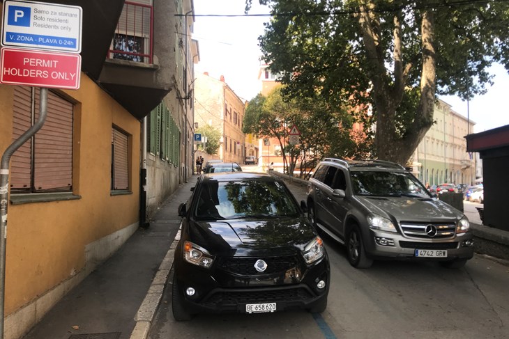 Castropola - stranci parkirani na mjestima samo za stanare (snimio Paulo GREGOROVIĆ)